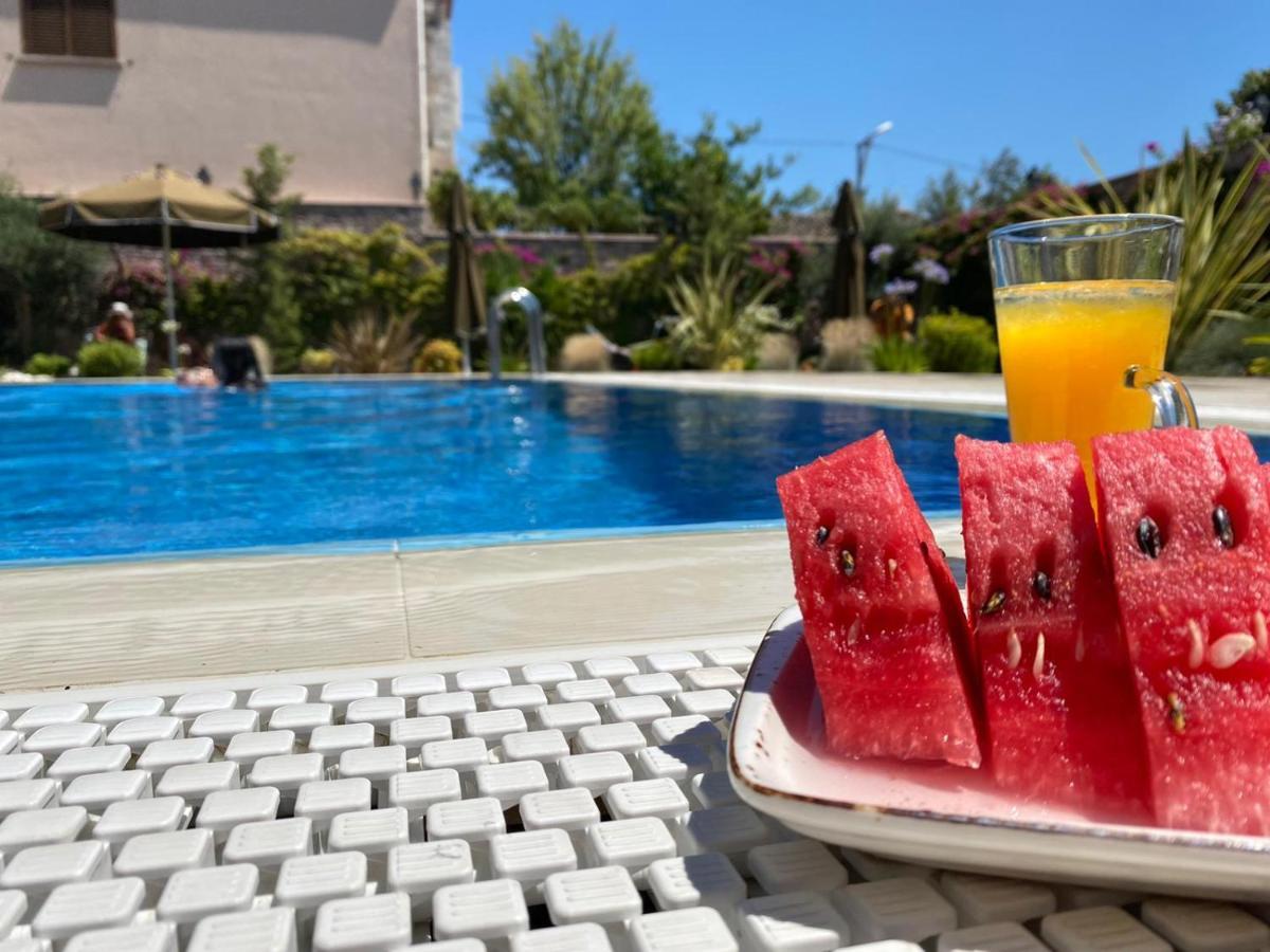 Hotel Ziyabey Konagi Ayvalı Esterno foto